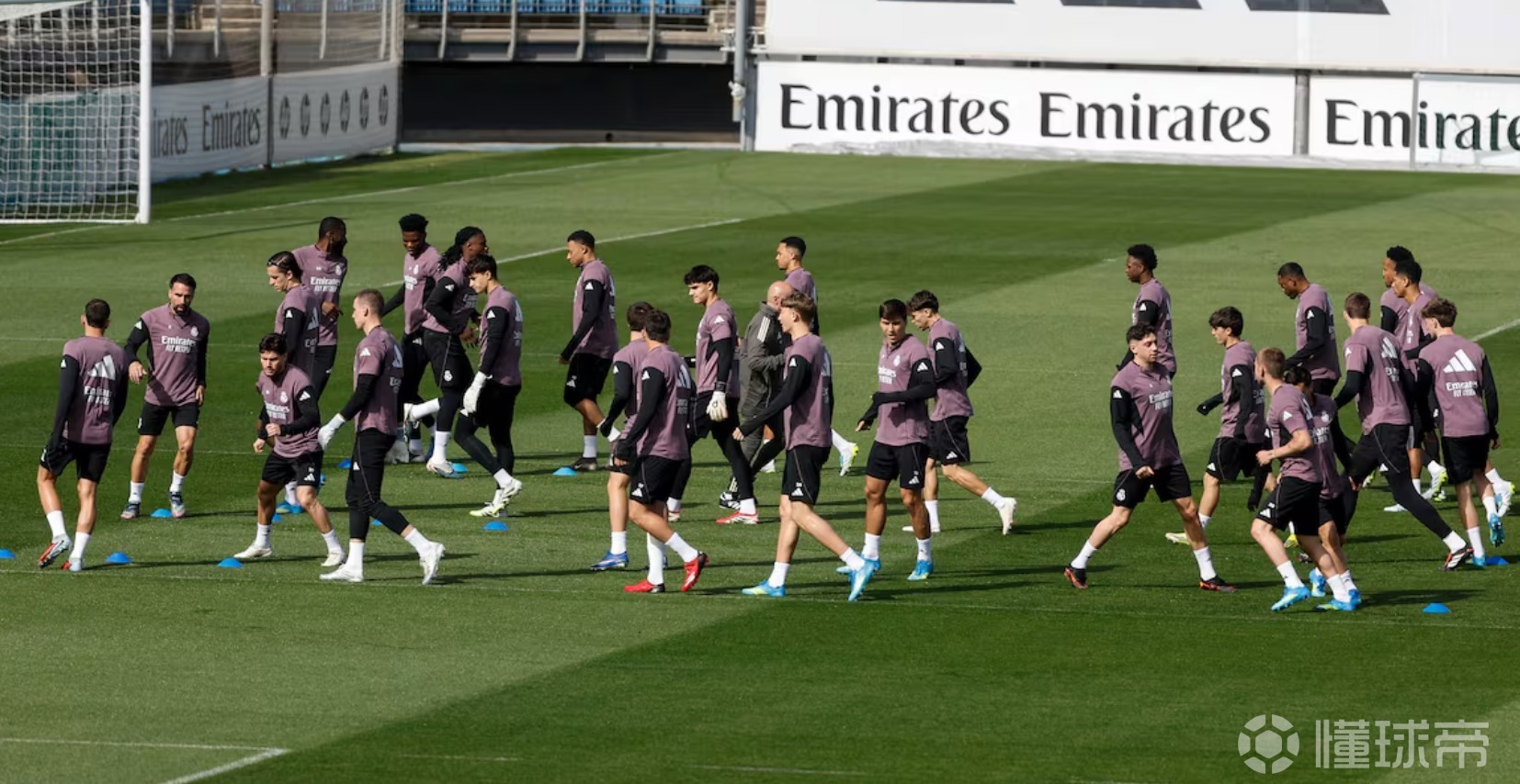 阿斯：巴尔韦德因停赛缺席训练，对马略卡维尼修斯更可能替补